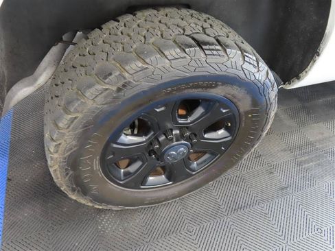 Used 2017 RAM 2500 SLT AWD/4WD image 8