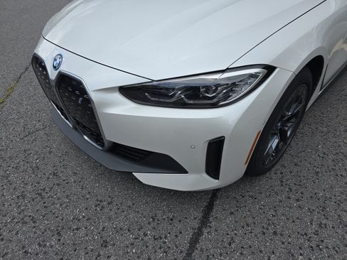 Used 2023 BMW i4 eDrive35 RWD image 9