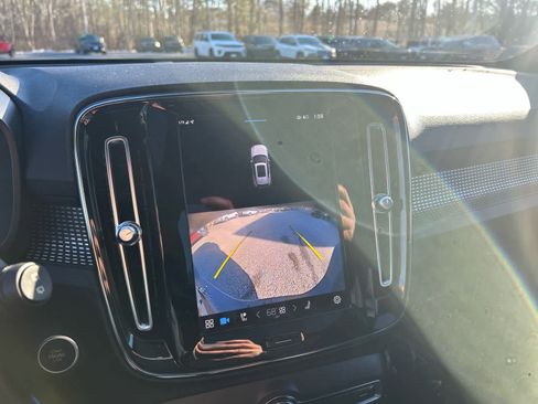 Used 2023 Volvo XC40 B5 Plus w/ Driver Assist Package image 29