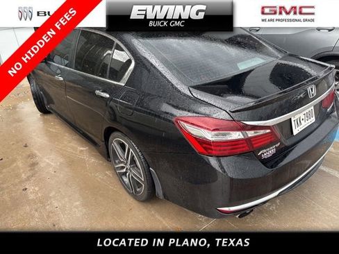 Used 2017 Honda Accord Sport image 4