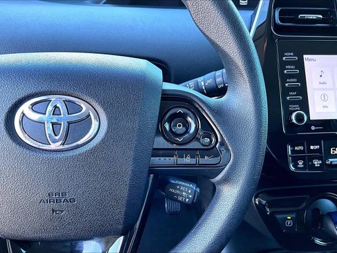 Used 2022 Toyota Prius LE image 23