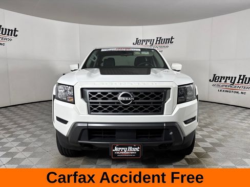 Used 2023 Nissan Frontier SV w/ Graphics Package AWD/4WD image 3