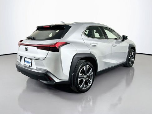 Used 2019 Lexus UX 200 w/ Accessory Package FWD image 6