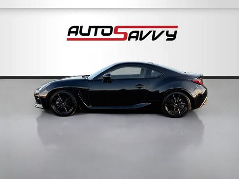Used 2025 Toyota GR86 Premium RWD image 4