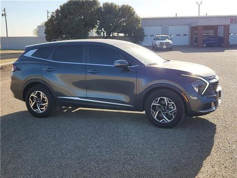 Used 2025 Kia Sportage LX image 5