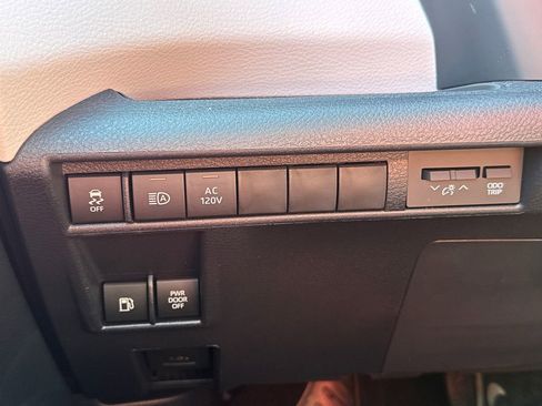 New 2026 Toyota Sienna XSE AWD/4WD image 31