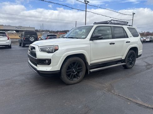 Used 2019 Toyota 4Runner Limited image 8