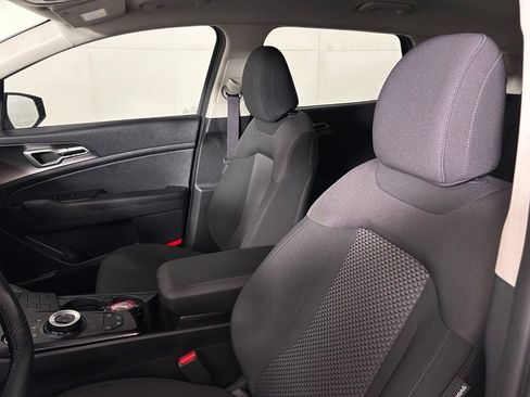 New 2026 Kia Sportage LX FWD image 17