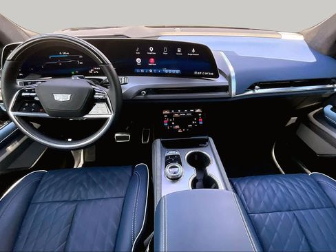 Used 2026 Cadillac Vistiq Premium Luxury AWD/4WD image 15