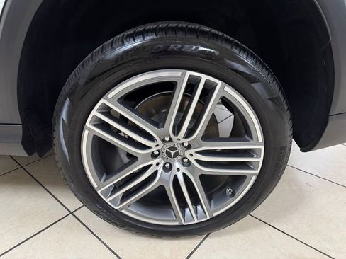 Used 2025 Mercedes-Benz GLS 450 4MATIC image 27
