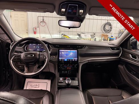 Used 2023 Jeep Grand Cherokee L Limited image 16