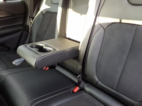 Used 2023 Jeep Grand Cherokee Altitude image 34