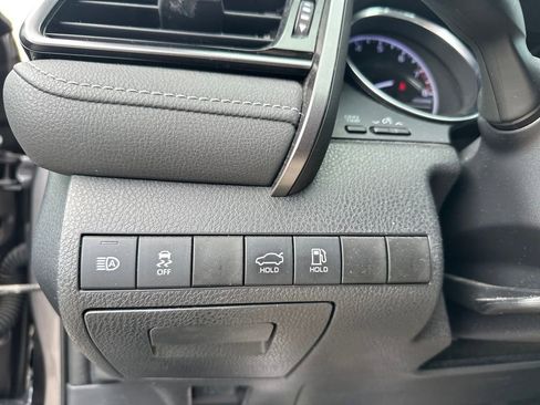 Used 2019 Toyota Camry SE image 18