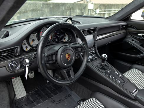 Certified 2018 Porsche 911 GT3 RWD image 4