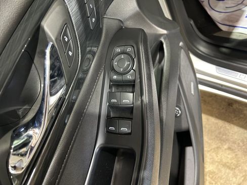 Used 2022 Chevrolet Traverse High Country image 24