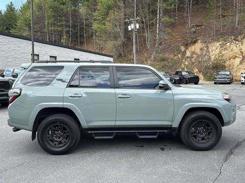 Used 2023 Toyota 4Runner TRD Off-Road Premium w/ Moonroof Package AWD/4WD image 4