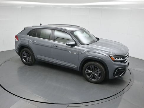 Used 2021 Volkswagen Atlas Cross Sport SE image 37