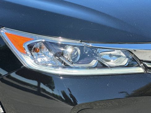 Used 2016 Honda Accord EX-L image 12