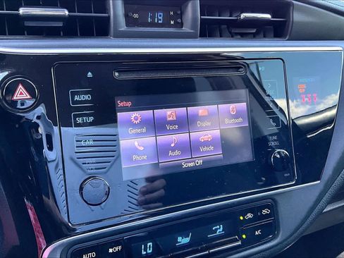 Used 2019 Toyota Corolla LE image 32