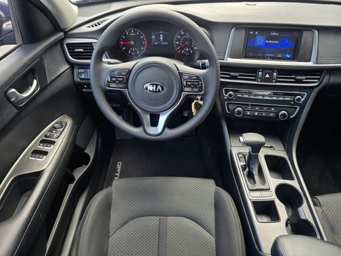 Used 2018 Kia Optima LX w/ 17" Alloy Wheels Package FWD image 11