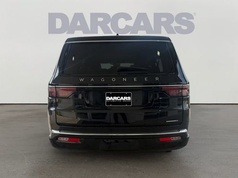 Used 2024 Jeep Wagoneer L Series III w/ Flexible Seating Group AWD/4WD image 6