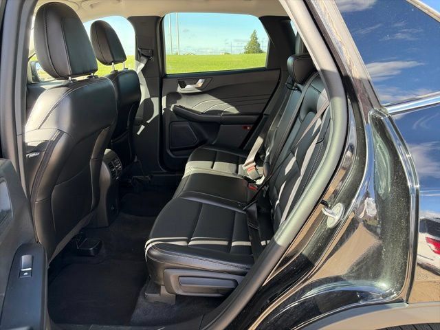 Certified 2025 Ford Escape Platinum AWD/4WD image 9