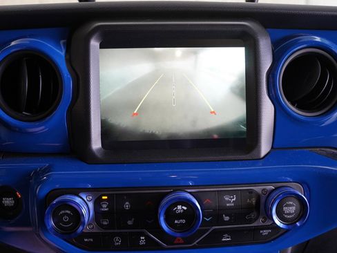 Used 2023 Jeep Wrangler Unlimited Sport image 19