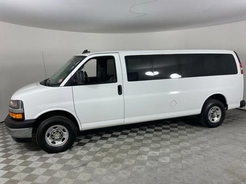 Used 2024 Chevrolet Express 3500 LT w/ LT Preferred Equipment Group RWD image 3
