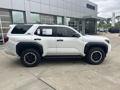 New 2026 Toyota 4Runner TRD Off-Road Premium AWD/4WD image 10