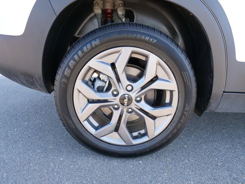 Used 2025 Kia Seltos LX image 11