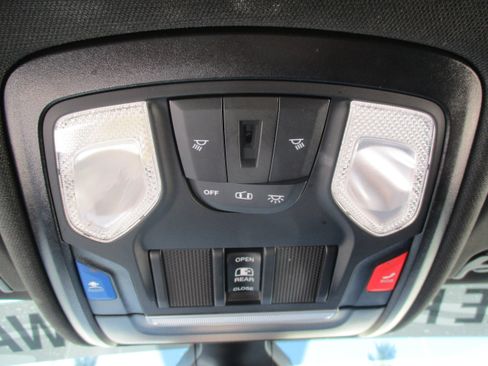 Used 2024 RAM 1500 Big Horn AWD/4WD image 31