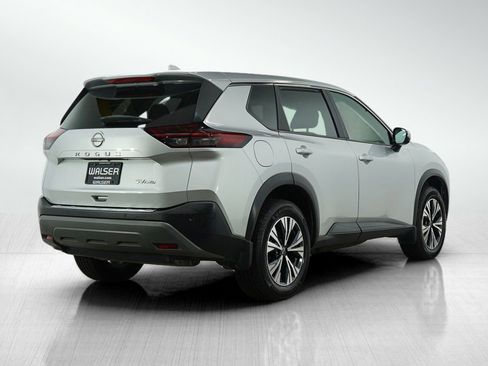 Used 2022 Nissan Rogue SV image 5