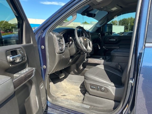 Used 2022 Chevrolet Silverado 2500 LTZ w/ LTZ Premium Package AWD/4WD image 7