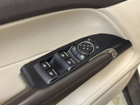 Used 2018 Lincoln MKC Select w/ Select Plus Package image 10