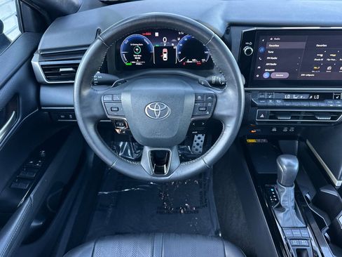 Used 2025 Toyota Camry XSE FWD image 17