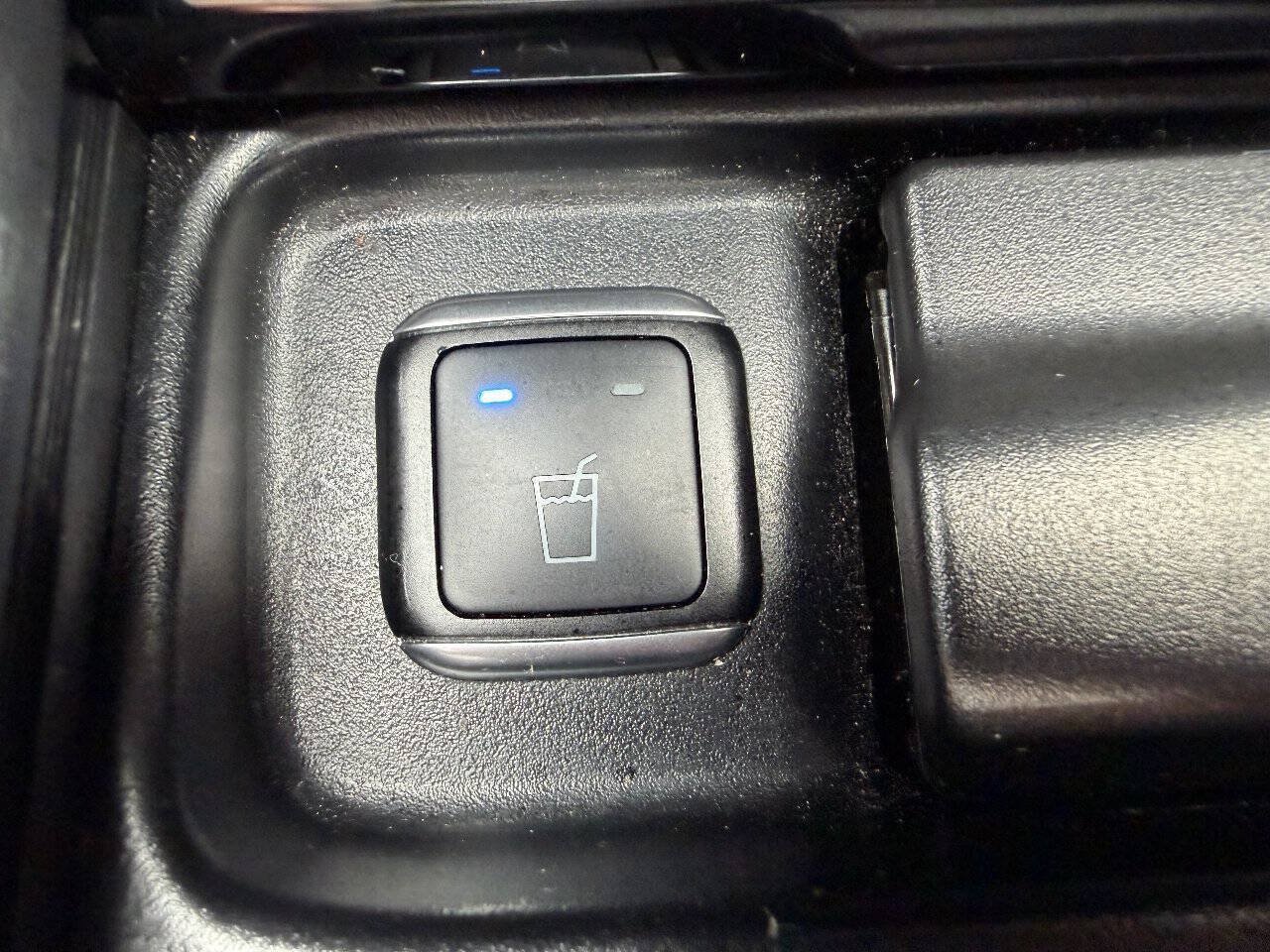 Used 2014 Mercedes-Benz GL 550 4MATIC image 18