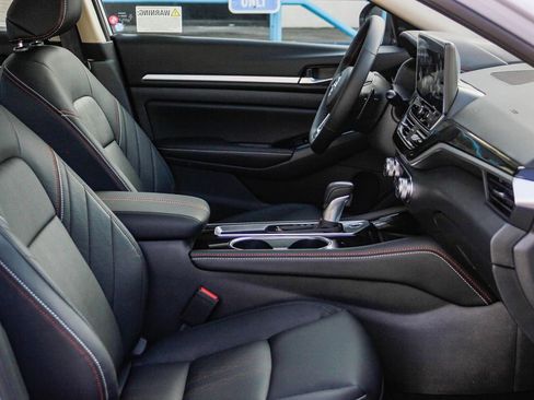 New 2025 Nissan Altima 2.5 SR w/ SR Premium Package image 19