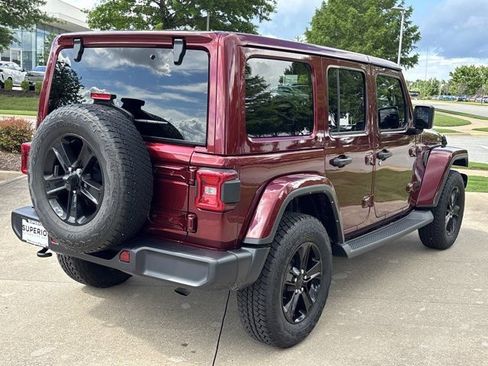 Used 2022 Jeep Wrangler Unlimited Sahara AWD/4WD image 3