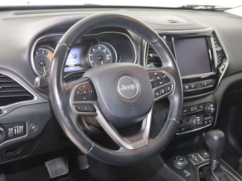 Used 2019 Jeep Cherokee Limited w/ Technology Group AWD/4WD image 6