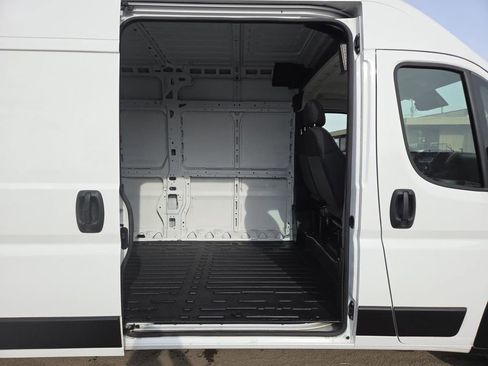 Used 2024 RAM ProMaster 2500 image 16
