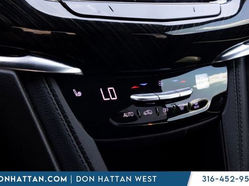 Used 2022 Cadillac XT6 Premium Luxury w/ Technology Package FWD image 9
