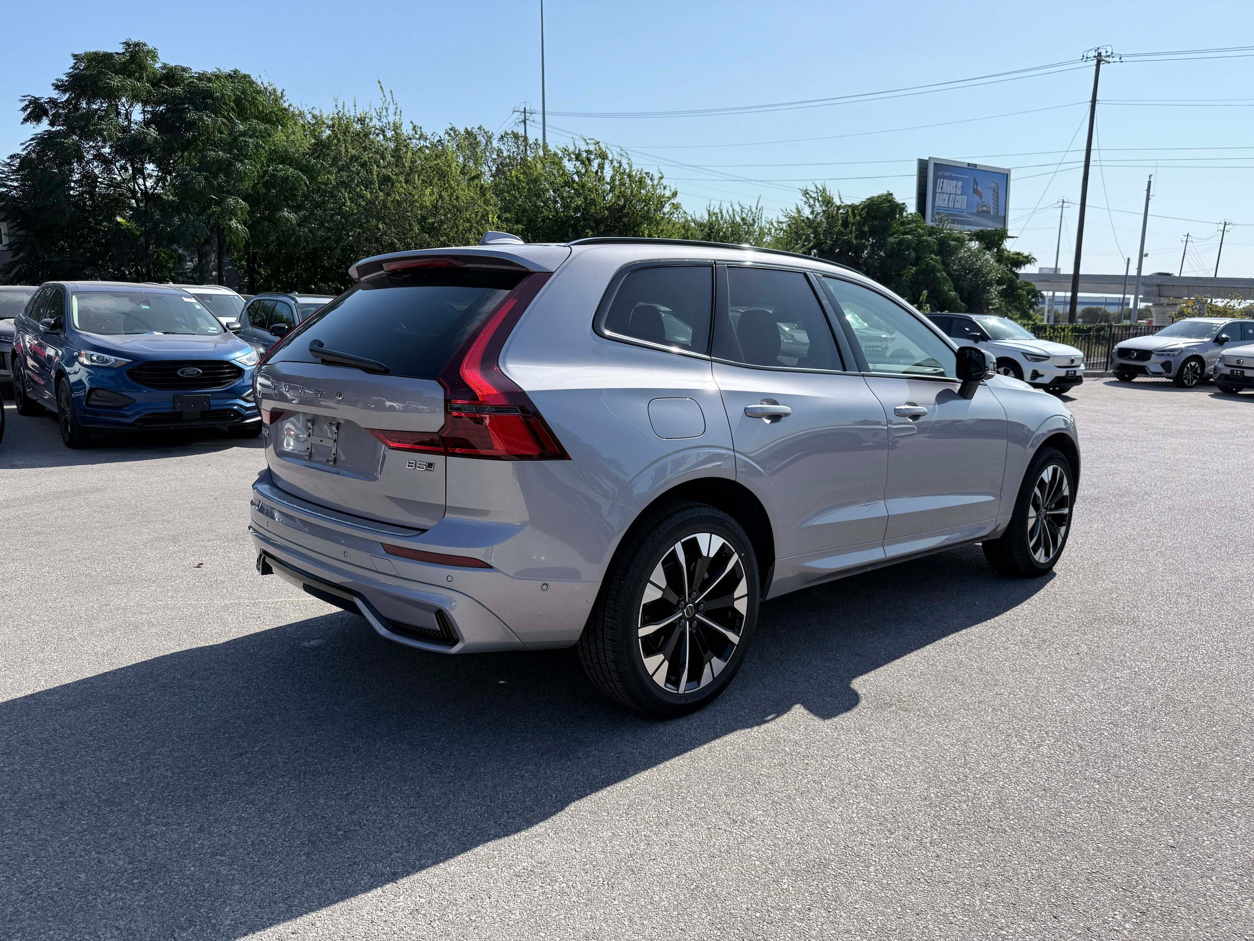 Certified 2026 Volvo XC60 B5 Plus AWD/4WD image 6
