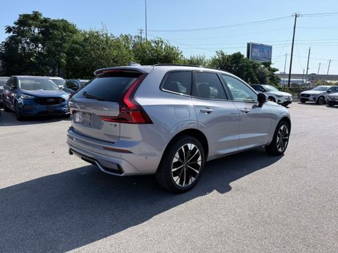 Certified 2026 Volvo XC60 B5 Plus AWD/4WD image 6