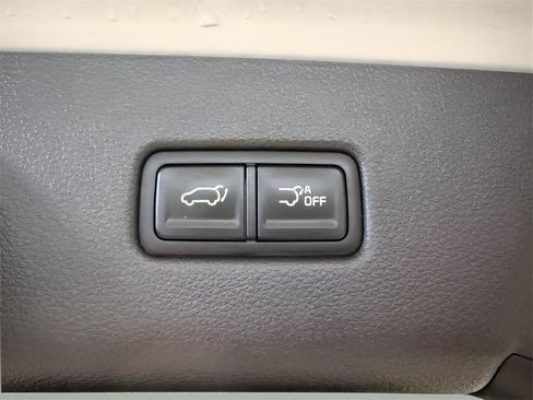 Used 2022 Kia Carnival SX image 9