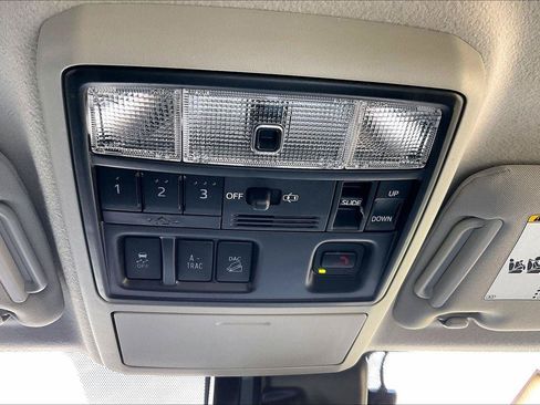 Used 2023 Toyota 4Runner Limited AWD/4WD image 36