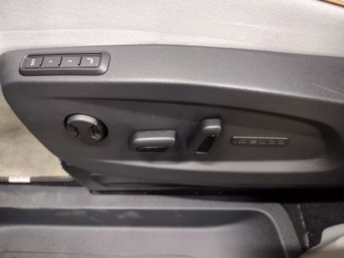 New 2025 Volkswagen ID. Buzz 1st Edition image 25