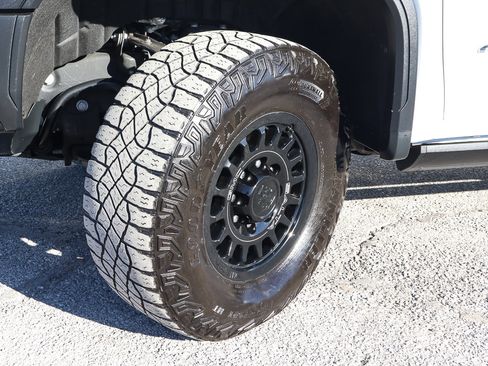 Used 2024 GMC Sierra 2500 AT4X w/ AT4X AEV Edition image 24