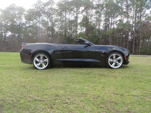 Used 2018 Chevrolet Camaro LT image 5