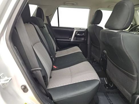 Used 2018 Toyota 4Runner SR5 AWD/4WD image 33