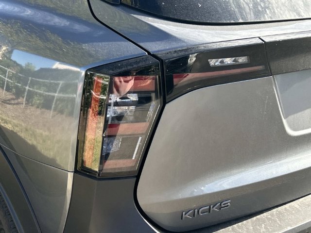 Used 2026 Nissan Kicks SV w/ Cold Weather Package FWD image 8